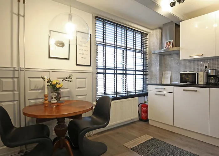 Lägenhetshotell Dok 3*